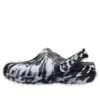 Classic Lined Clog udendørs sandaler “Marbled White Black”
