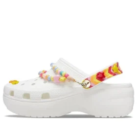 Åndbare hvide sandaler