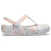 Sandaler med hvide blomster
