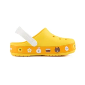Små Crocs-strand-sandaler i gul