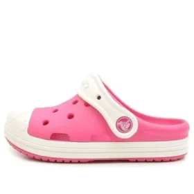 Små Crocs udendørs flade sportssandaler i lyserød Små Crocs udendørs flade sportssandaler i lyserød